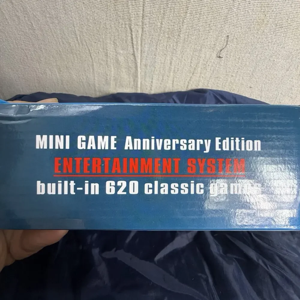 New Mini entertainment Video Game Console 620 Built In Games With 2 Controllers